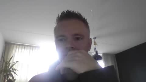 Snapshot of remcoa chatting on 10/16/25, 10:05 remcoa online show from 10/16/25, 10:05