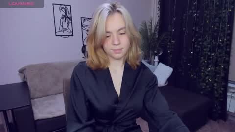 RemiPeach online show from 05/31/26, 06:20