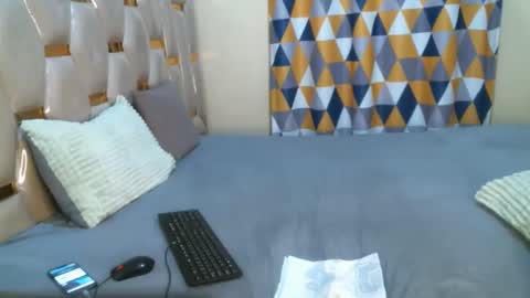 remmyqueen online show from 04/01/26, 01:41
