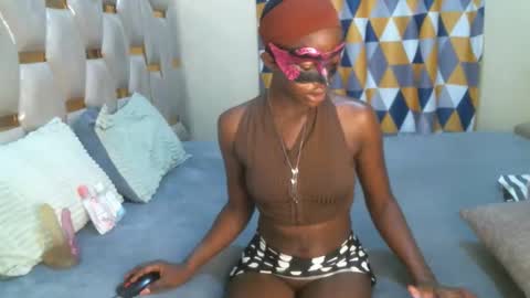 Snapshot of remmyqueen chatting on 05/11/26, 02:12 remmyqueen online show from 05/11/26, 02:12