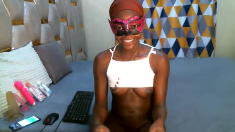 Snapshot of remmyqueen chatting on 05/17/26, 09:00 remmyqueen online show from 05/17/26, 09:00