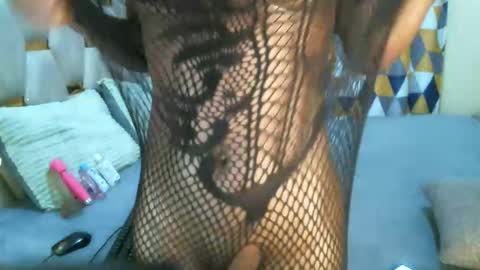 Snapshot of remmyqueen chatting on 05/27/26, 10:29 remmyqueen online show from 05/27/26, 10:29