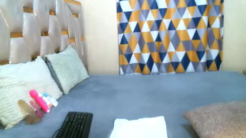 Snapshot of remmyqueen chatting on 05/28/26, 11:40 remmyqueen online show from 05/28/26, 11:40