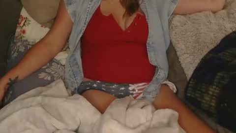 Snapshot of remote_couch chatting on 10/20/25, 06:41 remote_couch online show from 10/20/25, 06:41