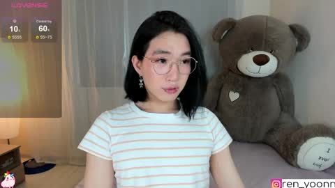 Snapshot of ren_yoonn chatting on 05/27/26, 04:53 Ren online show from 05/27/26, 04:53