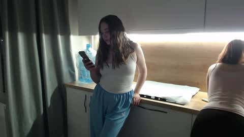 Renae Tom online show from 06/03/26, 08:14