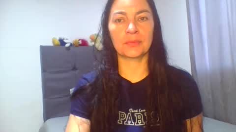 renata_hot1 online show from 04/24/26, 10:23