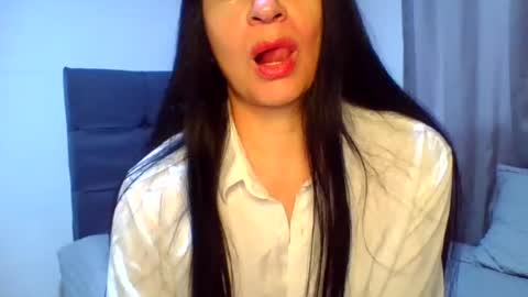 Snapshot of renata_hot1 chatting on 06/12/26, 10:52 renata_hot1 online show from 06/12/26, 10:52