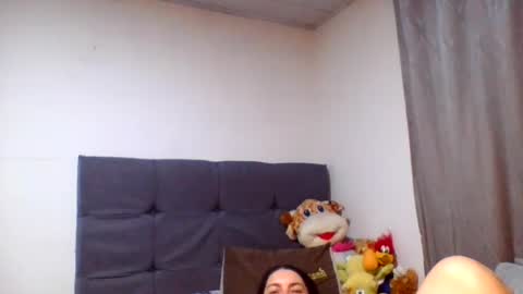Snapshot of renata_hot1 chatting on 06/14/26, 01:14 renata_hot1 online show from 06/14/26, 01:14