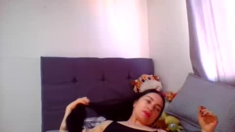 Snapshot of renata_hot1 chatting on 06/16/26, 07:49 renata_hot1 online show from 06/16/26, 07:49