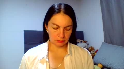 Snapshot of renata_hot1 chatting on 06/19/26, 02:16 renata_hot1 online show from 06/19/26, 02:16