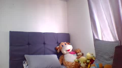 Snapshot of renata_hot1 chatting on 07/14/26, 08:25 renata_hot1 online show from 07/14/26, 08:25