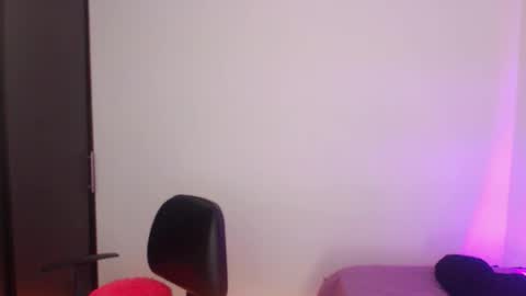    online show from 10/31/25, 04:02