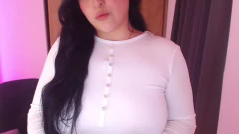 Snapshot of renata_ruiz chatting on 06/24/26, 06:12 online show from 06/24/26, 06:12