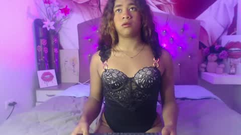 RENATA VALENTINA online show from 04/28/26, 06:40