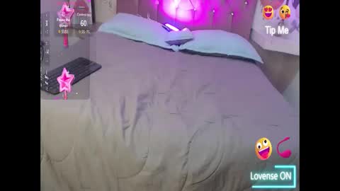 RENATA VALENTINA online show from 05/04/26, 11:17
