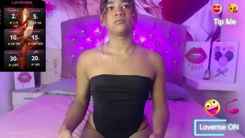 RENATA VALENTINA online show from 05/11/26, 12:00