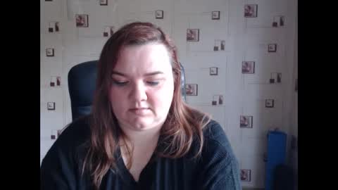 renataoia online show from 04/19/26, 08:57