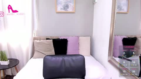 Snapshot of renataruiz_rr chatting on 04/30/26, 12:11 online show from 04/30/26, 12:11