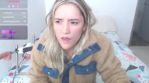 Snapshot of renathacohen chatting on 02/15/25, 07:39 sofia online show from 02/15/25, 07:39