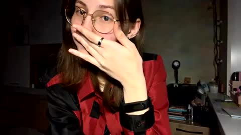 Mia online show from 02/05/26, 04:22