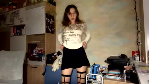 Mia online show from 02/18/26, 04:58