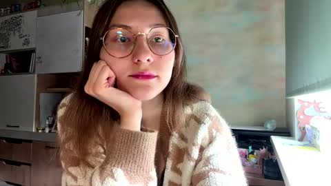 Mia online show from 04/28/26, 12:10