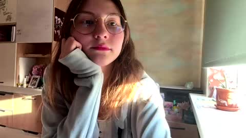 Mia online show from 04/29/26, 02:32