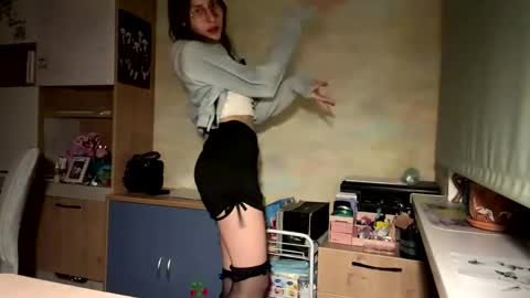Mia online show from 04/29/26, 05:30