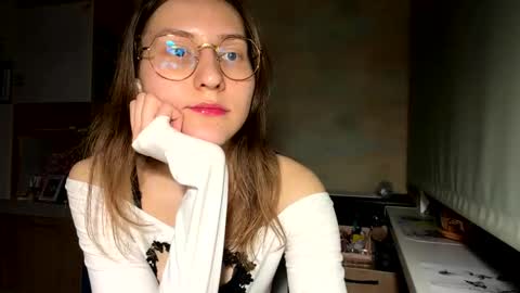 Mia online show from 04/30/26, 08:57
