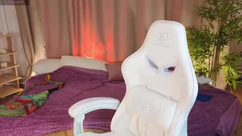 rene_shine online show from 02/05/26, 04:22