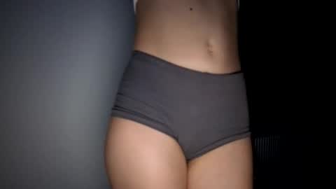 Snapshot of renee_loah chatting on 10/24/25, 08:27 renee_loah online show from 10/24/25, 08:27