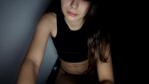 Snapshot of renee_loah chatting on 10/30/25, 10:43 renee_loah online show from 10/30/25, 10:43