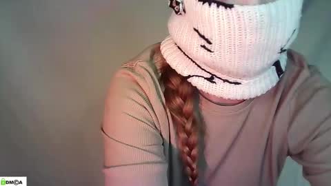 Snapshot of renesme_lusilia chatting on 05/11/26, 02:50 Renesme White Im here from Monday to Friday online show from 05/11/26, 02:50