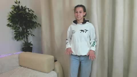 Christina online show from 05/09/26, 04:34