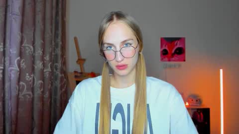 Rina online show from 10/20/25, 04:29