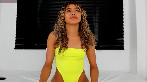 Snapshot of rennatta_sx chatting on 09/09/25, 12:37 Renata online show from 09/09/25, 12:37