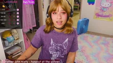 Snapshot of renpuppy chatting on 12/20/24, 05:57 REN online show from 12/20/24, 05:57