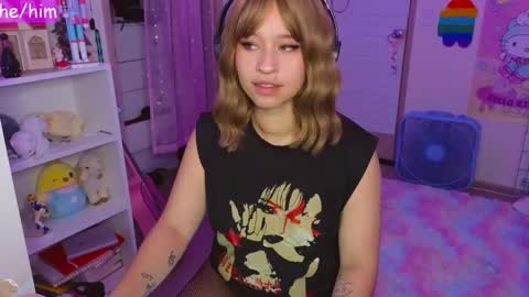 Snapshot of renpuppy chatting on 03/11/25, 04:54 REN online show from 03/11/25, 04:54