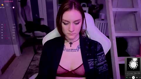 Snapshot of retromarie chatting on 12/01/25, 10:37 Rie online show from 12/01/25, 10:37