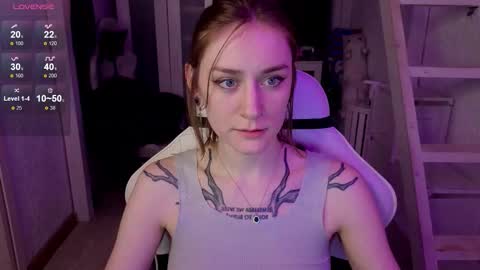 Snapshot of retromarie chatting on 01/16/26, 03:27 Rie online show from 01/16/26, 03:27