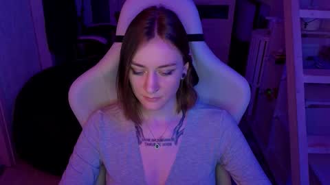 Snapshot of retromarie chatting on 02/12/26, 04:35 Rie online show from 02/12/26, 04:35