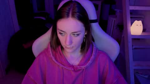 Snapshot of retromarie chatting on 02/22/26, 01:31 Rie online show from 02/22/26, 01:31