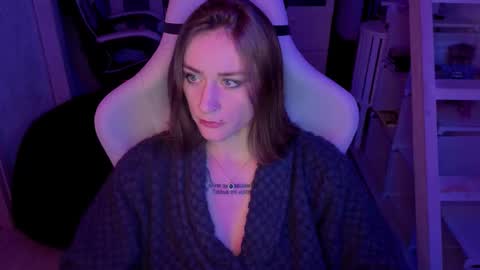 Snapshot of retromarie chatting on 02/25/26, 01:32 Rie online show from 02/25/26, 01:32