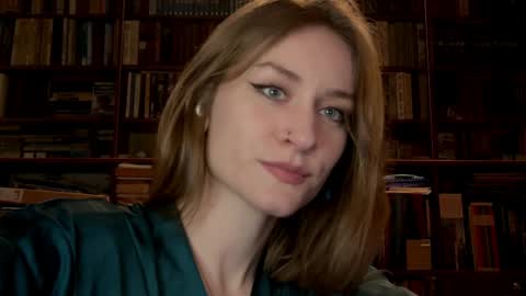 Snapshot of retromarie chatting on 03/26/26, 07:52 Rie online show from 03/26/26, 07:52