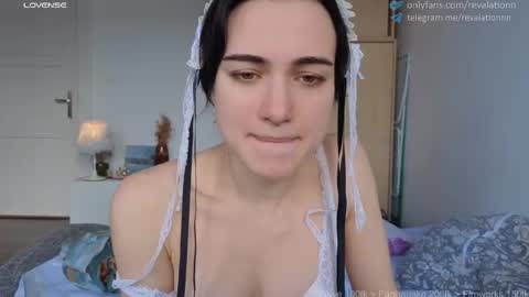 Ewiwi online show from 10/26/25, 11:27