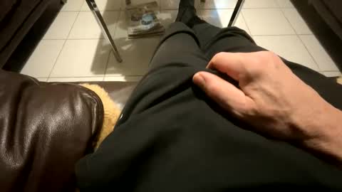 Snapshot of revilo1165 chatting on 01/20/25, 10:04 revilo1165 online show from 01/20/25, 10:04