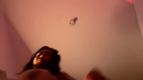 Rexa y blade  online show from 10/29/25, 04:37