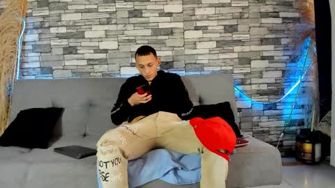 reymasterhot online show from 10/22/25, 07:02