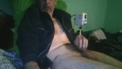 reyes_albert2006 online show from 02/17/25, 12:48